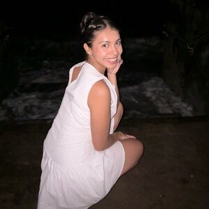 Meet your Posher, Dominique